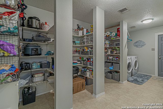 Image 17 of 45 For 7907 Donshire