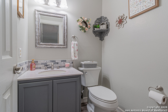 Image 19 of 45 For 7907 Donshire
