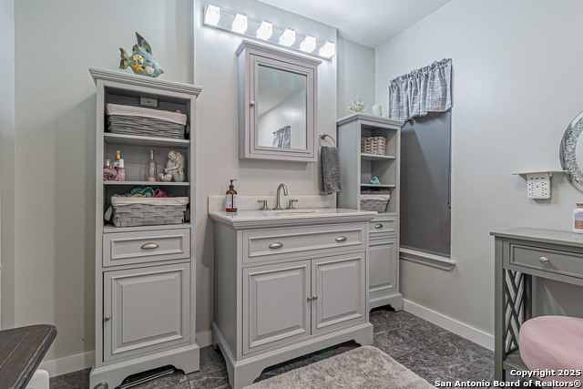 Image 33 of 45 For 7907 Donshire