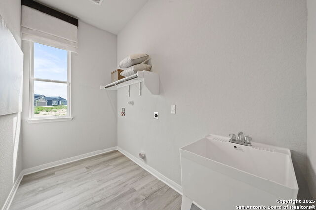 Listing photo id 43 for 2334 Pink Pearl Drive