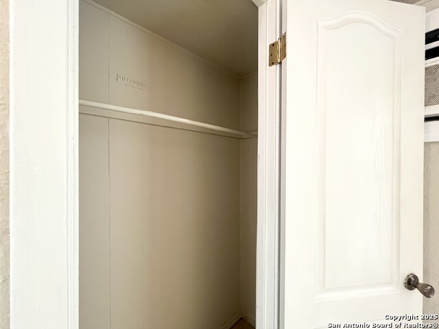 Listing photo id 10 for 319 Army Blvd 9