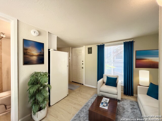 Listing photo id 2 for 319 Army Blvd 9