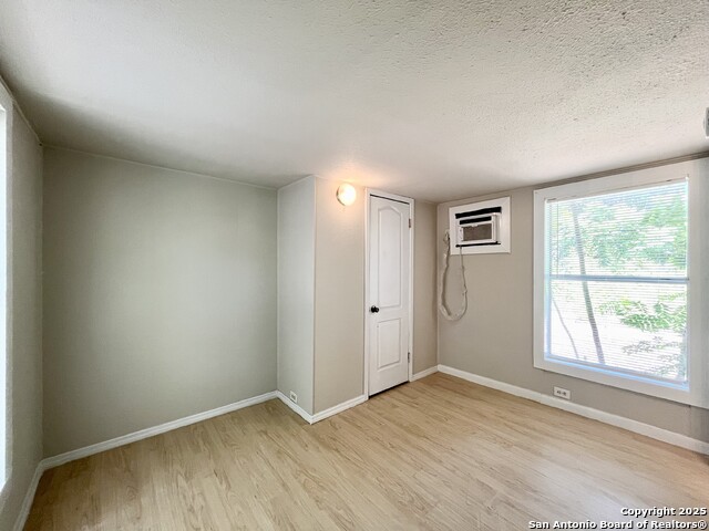 Listing photo id 4 for 319 Army Blvd 9