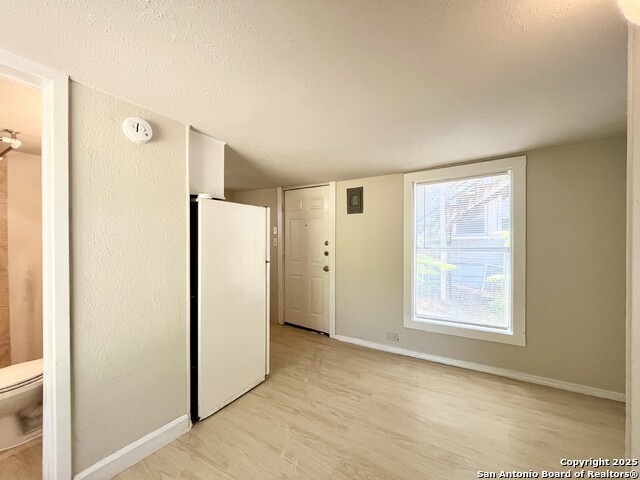 Listing photo id 6 for 319 Army Blvd 9