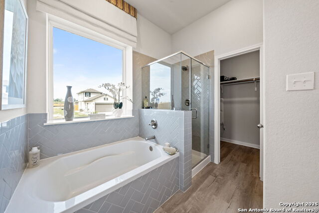 Image 4 of 50 For 2319 Pink Pearl Drive