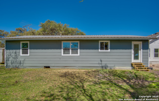 Image 6 of 13 For 1668 Lakeview