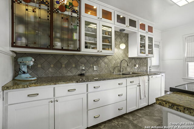 Image 17 of 44 For 734 Westwood Dr.,