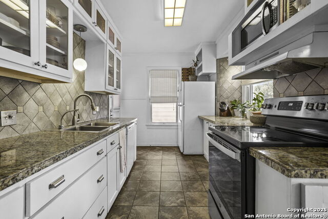 Image 18 of 44 For 734 Westwood Dr.,