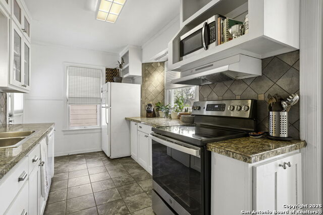 Image 19 of 44 For 734 Westwood Dr.,