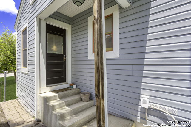 Image 31 of 44 For 734 Westwood Dr.,