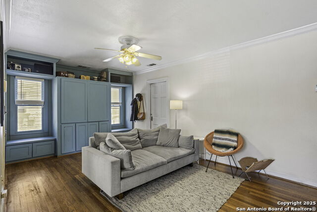Image 9 of 44 For 734 Westwood Dr.,