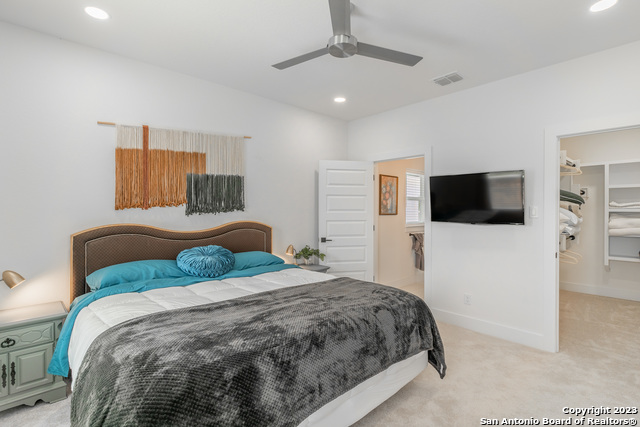 Listing photo id 24 for 719 Eleanor #101