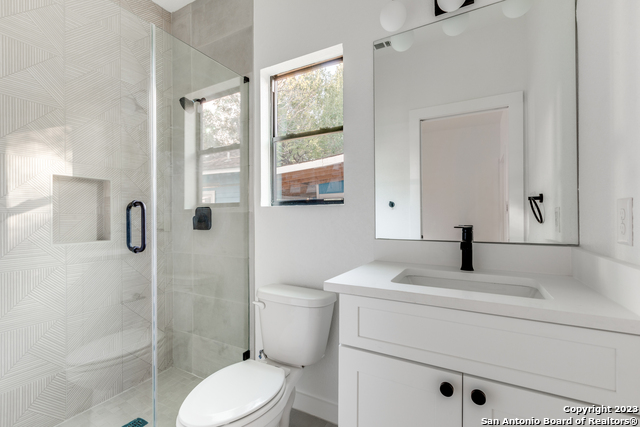 Image 11 of 19 For 510 Olive St S 101