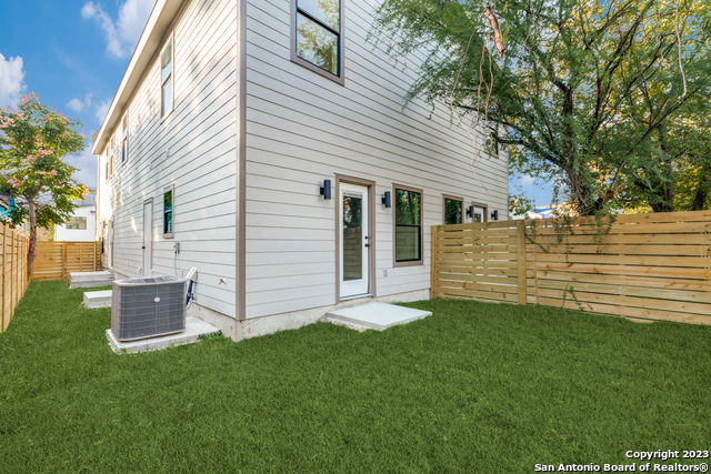 Image 17 of 19 For 510 Olive St S 101
