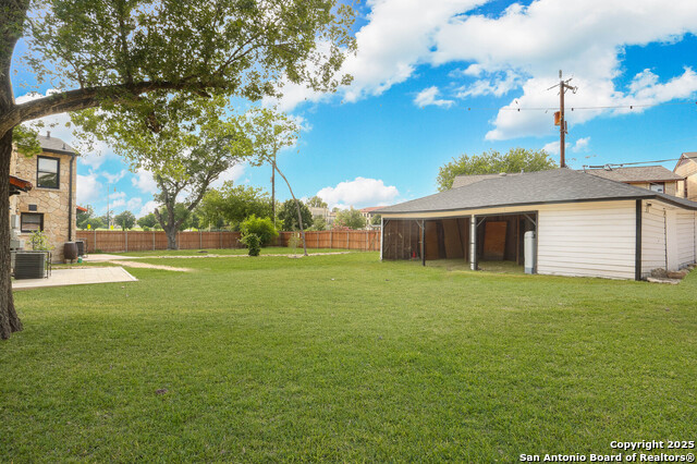 Listing photo id 15 for 635 Donaldson