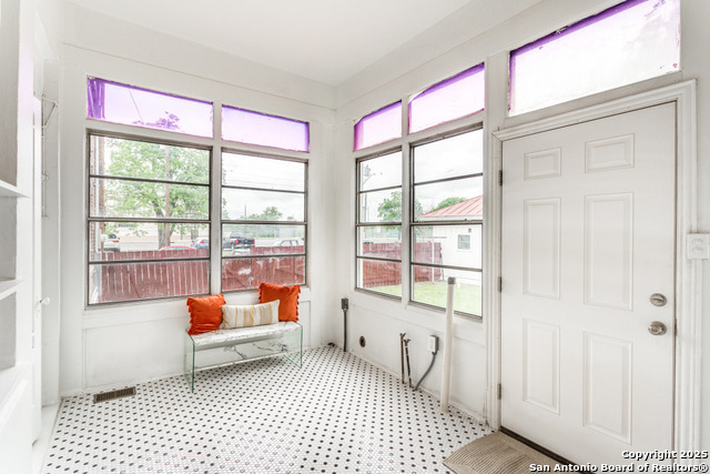 Image 16 of 37 For 545 Adams St