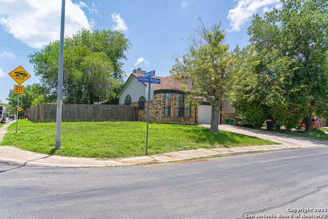 Image 31 of 36 For 9302 Valley Hedge