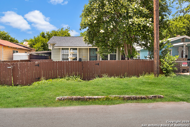 Details for 2214 Laurel St W, San Antonio, TX 78201