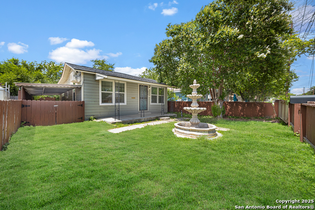 Listing photo id 2 for 2214 Laurel St W