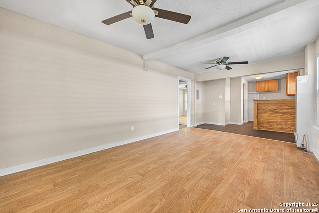 Listing photo id 3 for 2214 Laurel St W