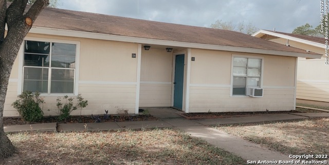 Details for 657 4th  18, York Town, TX 78164