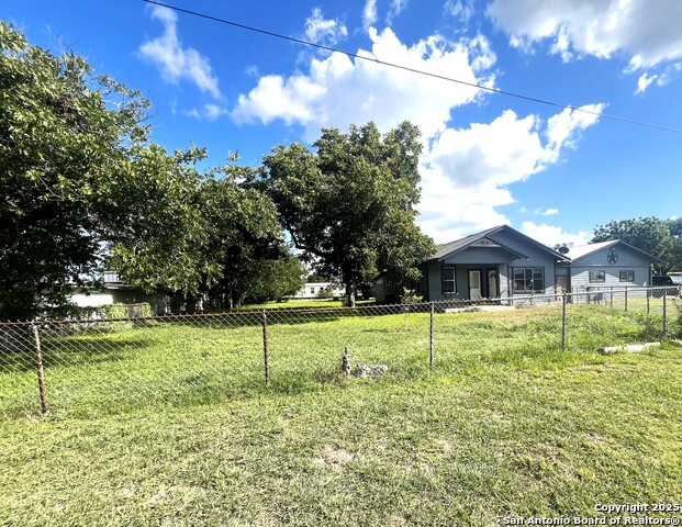 Details for 335 San Antonio, Marion, TX 78124