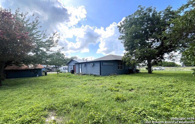 Listing photo id 0 for 335 San Antonio