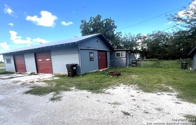 Listing photo id 2 for 335 San Antonio