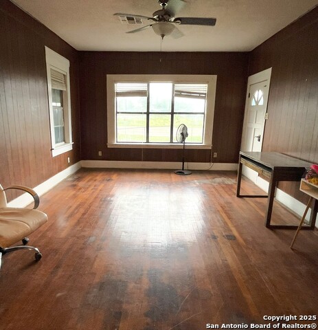 Listing photo id 3 for 335 San Antonio