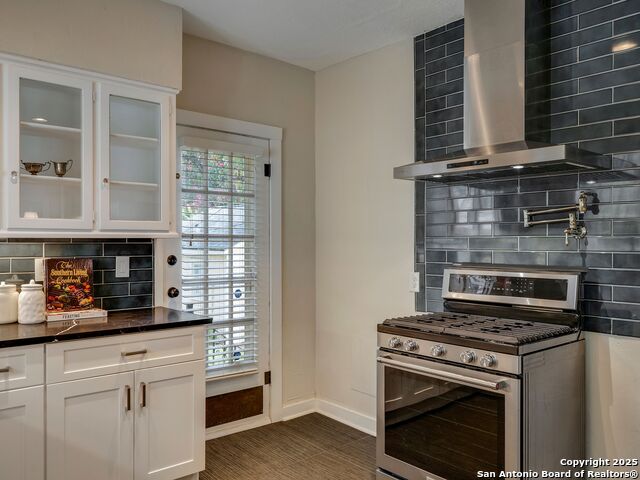 Image 11 of 28 For 111 Rosewood W
