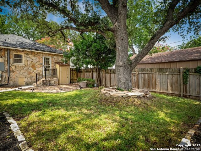 Image 24 of 28 For 111 Rosewood W