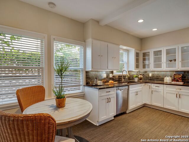 Image 9 of 28 For 111 Rosewood W