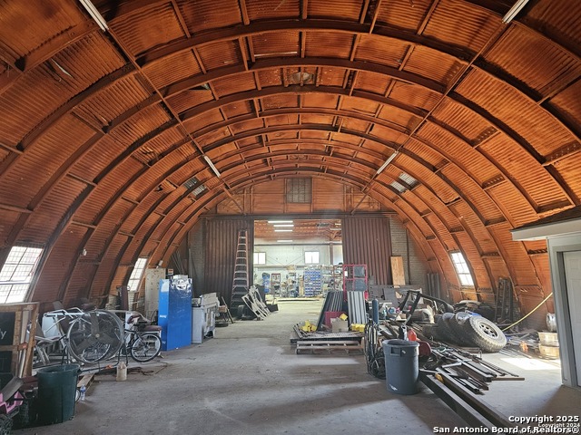 Listing photo id 8 for 2720 Old Uvalde Road