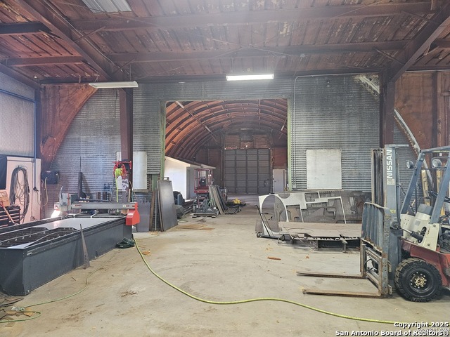 Listing photo id 10 for 2720 Old Uvalde Road