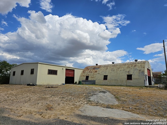 Listing photo id 14 for 2720 Old Uvalde Road