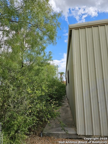 Listing photo id 0 for 2720 Old Uvalde Road