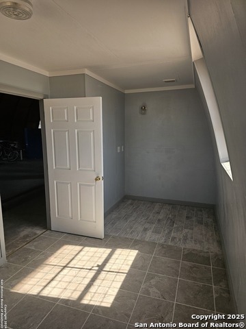 Listing photo id 6 for 2720 Old Uvalde Road