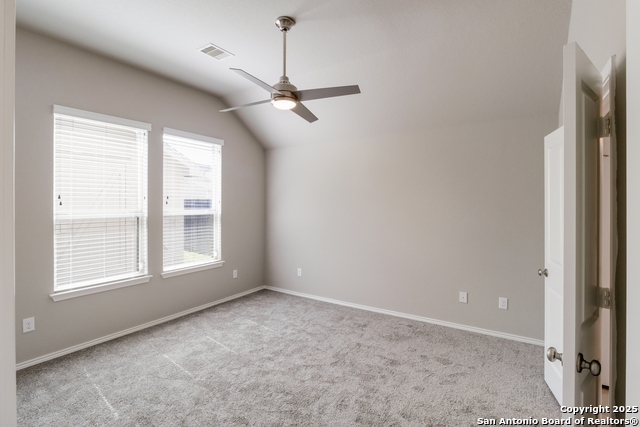 Listing photo id 8 for 2964 Grove Terrace