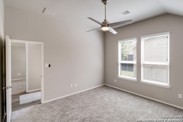 Listing photo id 11 for 2964 Grove Terrace