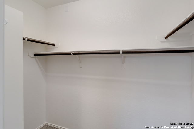 Listing photo id 14 for 2964 Grove Terrace