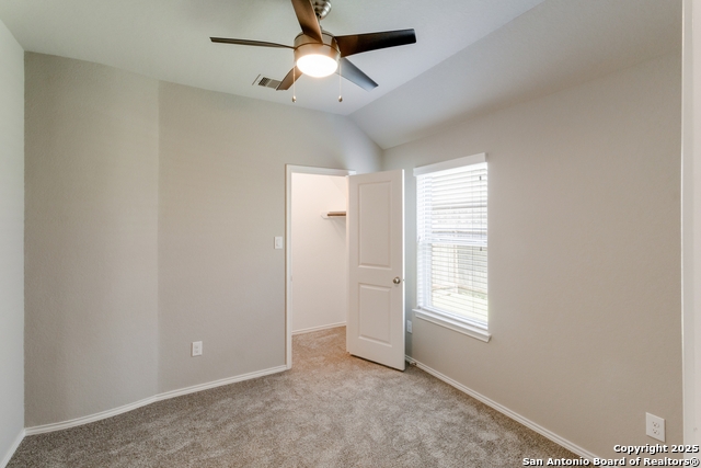 Listing photo id 19 for 2964 Grove Terrace