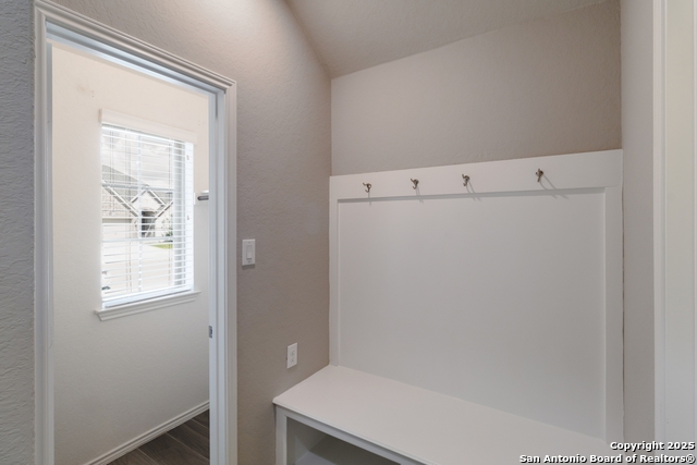 Listing photo id 20 for 2964 Grove Terrace