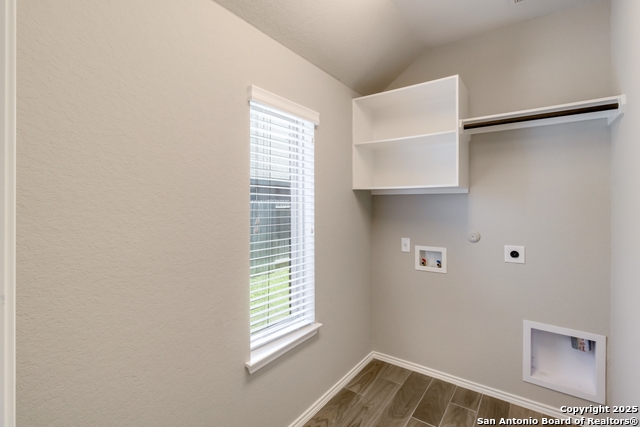 Listing photo id 22 for 2964 Grove Terrace