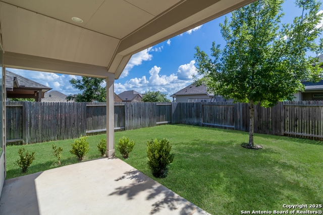 Listing photo id 23 for 2964 Grove Terrace