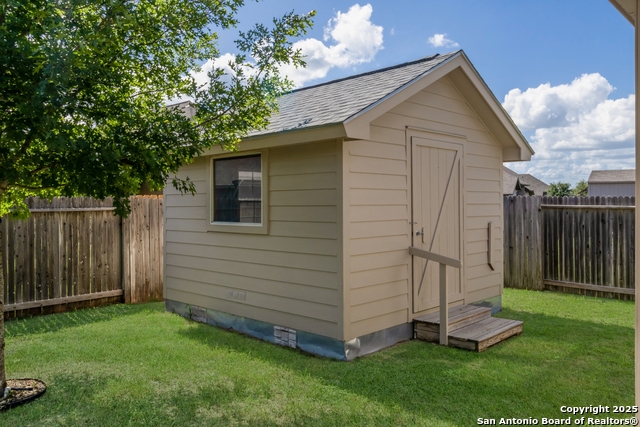Listing photo id 25 for 2964 Grove Terrace