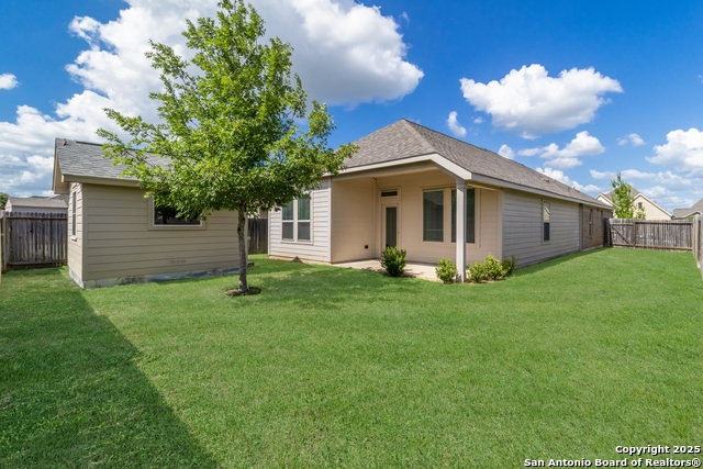 Listing photo id 26 for 2964 Grove Terrace