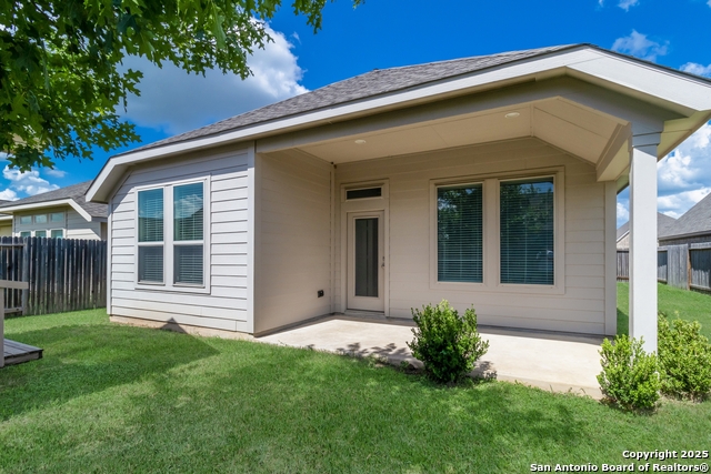 Listing photo id 27 for 2964 Grove Terrace