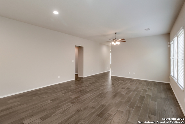 Listing photo id 6 for 2964 Grove Terrace
