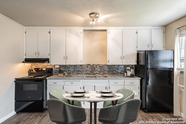 Image 3 of 10 For 5539 Randolph Blvd  2