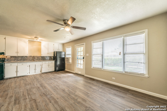 Image 7 of 10 For 5539 Randolph Blvd  2